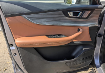 Подержанный автомобиль Chery Tiggo 8 Pro Max 2022 года (19 фото)