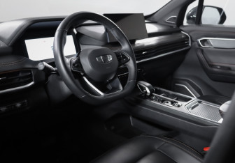 Подержанный автомобиль Geely Okavango 2024 года (14 фото)