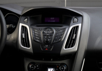 Подержанный автомобиль Ford Focus Hatchback 2012 года (12 фото)