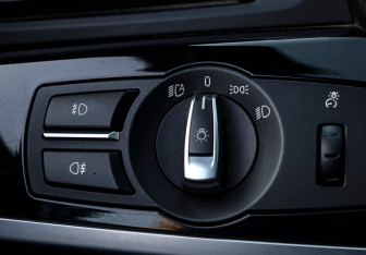 Подержанный автомобиль BMW X4 2015 года (17 фото)