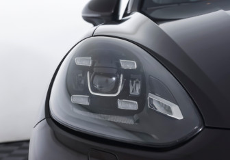 Подержанный автомобиль Porsche Cayenne 2015 года (22 фото)