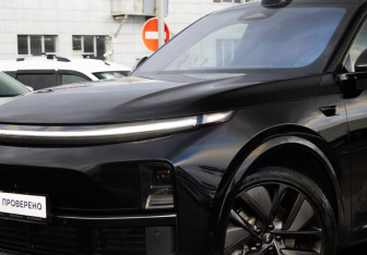 Подержанный автомобиль LiXiang L7 2023 года (32 фото)