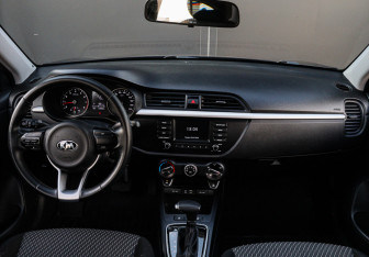 Подержанный автомобиль Kia Rio Sedan 2020 года (9 фото)