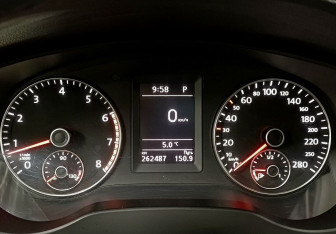 Подержанный автомобиль Volkswagen Jetta Sedan 2014 года (22 фото)