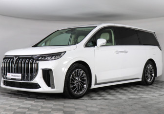 Подержанный автомобиль Voyah Dream 2023 года (1 фото)