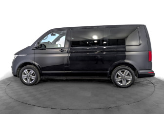 Подержанный автомобиль Volkswagen Multivan 2021 года (8 фото)