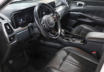Подержанный автомобиль Kia Sorento 2021 года (16 фото)