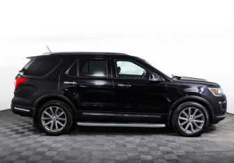 Подержанный автомобиль Ford Explorer 2019 года (4 фото)