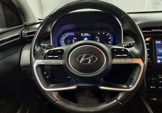 Подержанный автомобиль Hyundai Tucson 2022 года (12 фото)