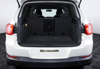 Подержанный автомобиль Volkswagen Tiguan 2008 года (9 фото)