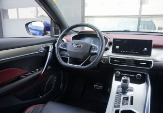 Подержанный автомобиль Geely Coolray 2021 года (13 фото)