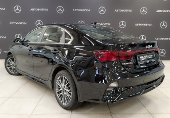 Подержанный автомобиль Kia Cerato Sedan 2022 года (7 фото)