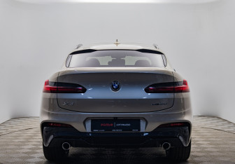 Подержанный автомобиль BMW X4 2019 года (4 фото)