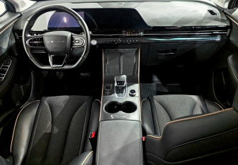 Подержанный автомобиль Omoda C5 2023 года (11 фото)