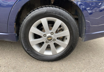 Подержанный автомобиль Chevrolet Epica 2010 года (12 фото)