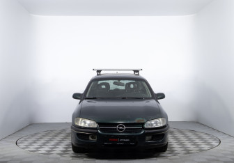 Подержанный автомобиль Opel Omega Wagon 1997 года (2 фото)
