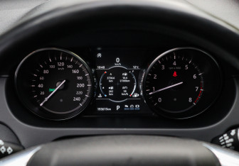 Подержанный автомобиль Land Rover Discovery Sport 2019 года (16 фото)