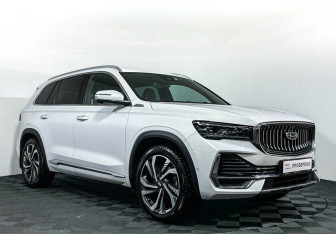 Подержанный автомобиль Geely Monjaro 2022 года (3 фото)