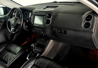 Подержанный автомобиль Volkswagen Tiguan 2011 года (10 фото)