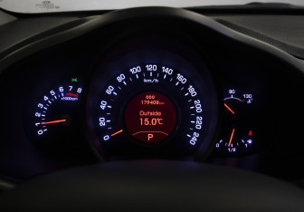 Подержанный автомобиль Kia Sportage 2011 года (11 фото)