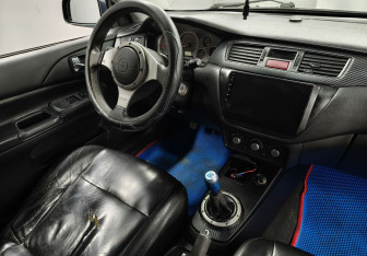 Подержанный автомобиль Mitsubishi Lancer Sedan 2006 года (10 фото)