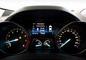 Подержанный автомобиль Ford Kuga 2017 года (13 фото)