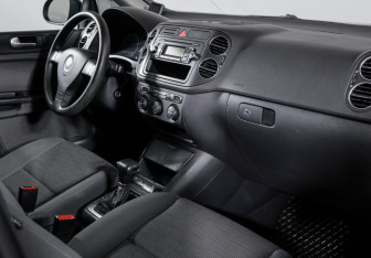 Подержанный автомобиль Volkswagen Golf Plus 2008 года (9 фото)