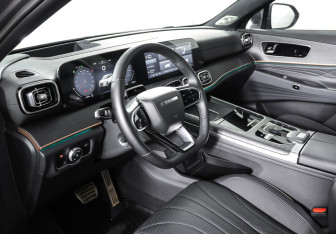 Подержанный автомобиль Jaecoo J8 2024 года (15 фото)