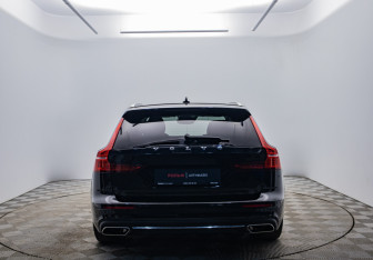Подержанный автомобиль Volvo V60 2020 года (4 фото)