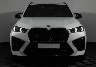 Подержанный автомобиль BMW X5 M 2024 года (32 фото)