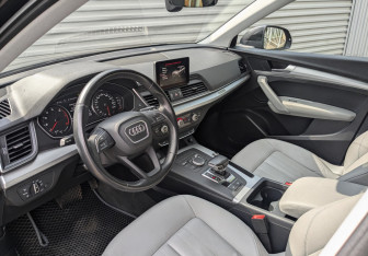 Подержанный автомобиль Audi Q5 2017 года (16 фото)
