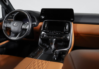 Подержанный автомобиль Lexus LX 2024 года (12 фото)