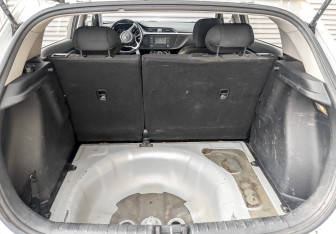 Подержанный автомобиль Kia Rio Hatchback 2021 года (10 фото)