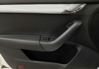 Подержанный автомобиль Skoda Octavia Liftback 2013 года (14 фото)