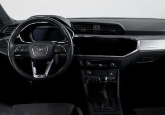 Подержанный автомобиль Audi Q3 Sportback 2021 года (12 фото)
