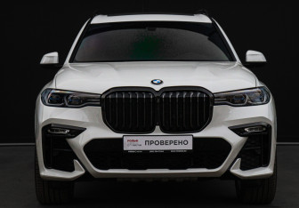 Подержанный автомобиль BMW X7 2019 года (2 фото)