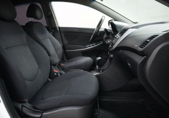 Подержанный автомобиль Hyundai Solaris Sedan 2012 года (9 фото)