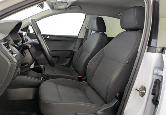 Подержанный автомобиль Skoda Rapid Liftback 2021 года (18 фото)