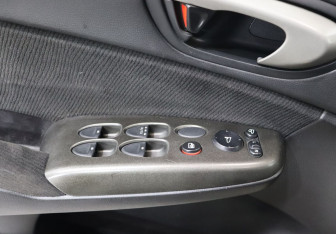 Подержанный автомобиль Honda Civic Sedan 2008 года (11 фото)