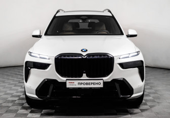 Подержанный автомобиль BMW X7 2024 года (2 фото)