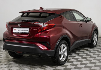Подержанный автомобиль Toyota C-HR 2018 года (5 фото)