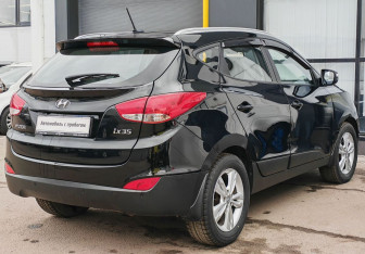 Подержанный автомобиль Hyundai ix35 2013 года (5 фото)