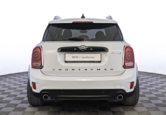 Подержанный автомобиль MINI Countryman 2018 года (6 фото)