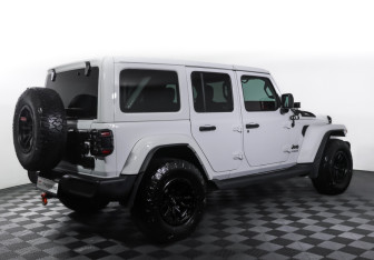 Подержанный автомобиль Jeep Wrangler 2022 года (5 фото)