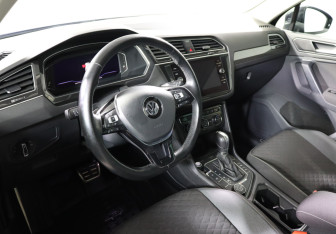 Подержанный автомобиль Volkswagen Tiguan 2018 года (14 фото)
