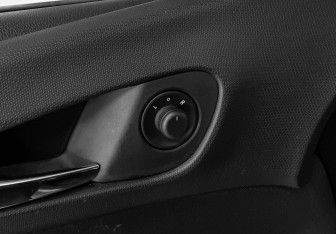 Подержанный автомобиль Opel Meriva 2012 года (15 фото)