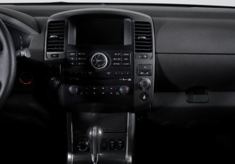 Подержанный автомобиль Nissan Pathfinder 2011 года (13 фото)