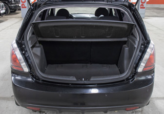 Подержанный автомобиль Kia Rio Hatchback 2010 года (9 фото)