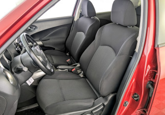 Подержанный автомобиль Nissan Juke 2013 года (20 фото)