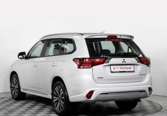 Новый Mitsubishi Outlander 2023 (3 фото)